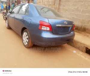 Toyota Yaris 2009 Shuɗi