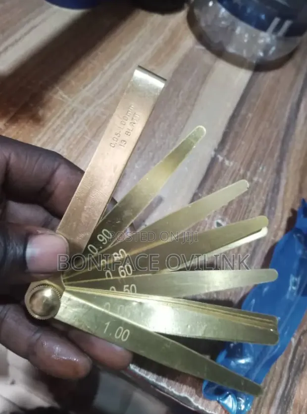 Metric Feeler Gauge 0.05-1mm, 13 Blades, Brass - 1