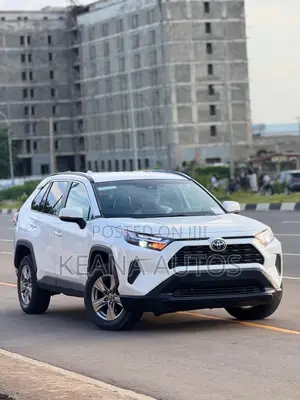 2024 Toyota RAV4 XLE AWD - Direct Belgium