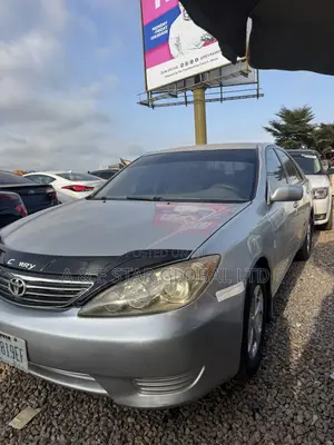 Toyota Camry LE 2.4L 2005 La Rini