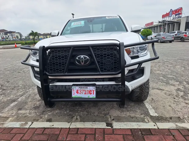Toyota Tacoma 2023 Fari - 1