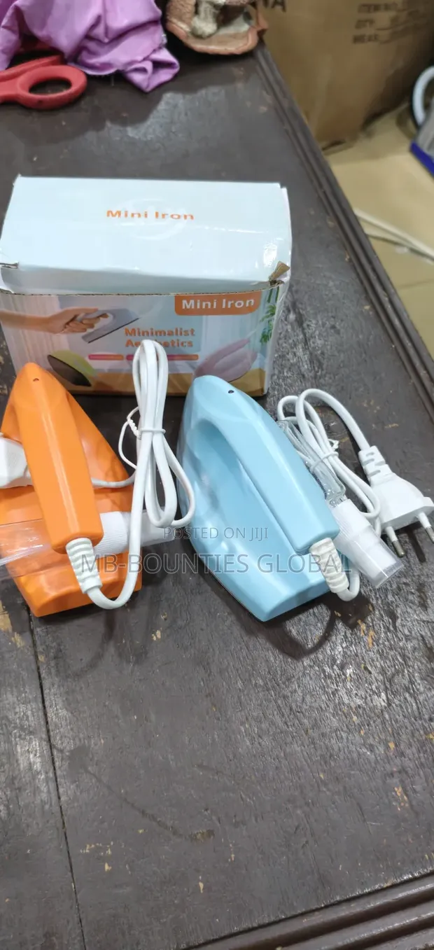 Mini Portable Pressing Iron with Spray Bottle - 1
