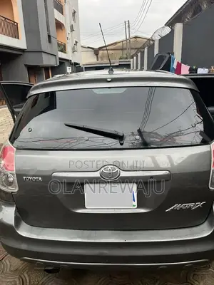 2008 Toyota Matrix Hatchback FWD (1.8L) - Gray