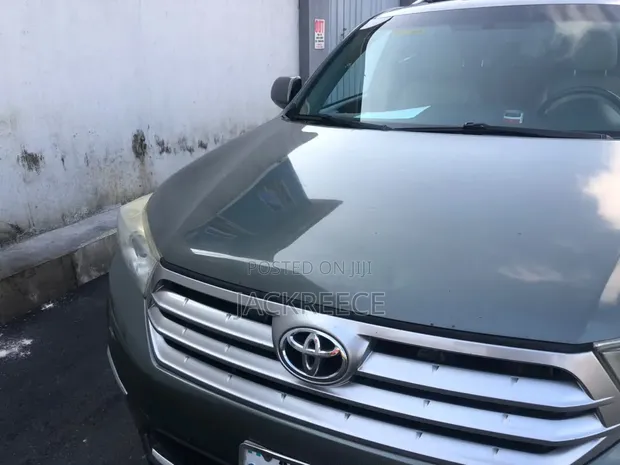 Toyota Highlander 2014 Black - 1