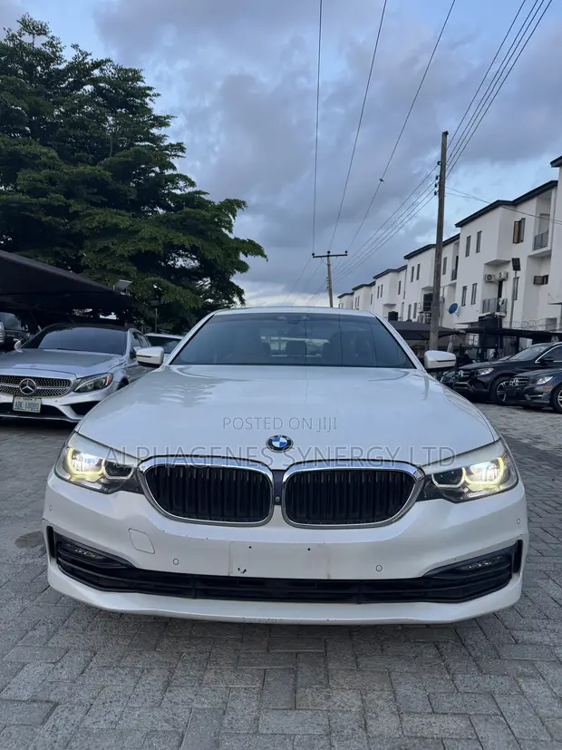 2017 BMW 530i White - 1