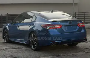2018 Toyota Camry XSE FWD 2.5L Blue