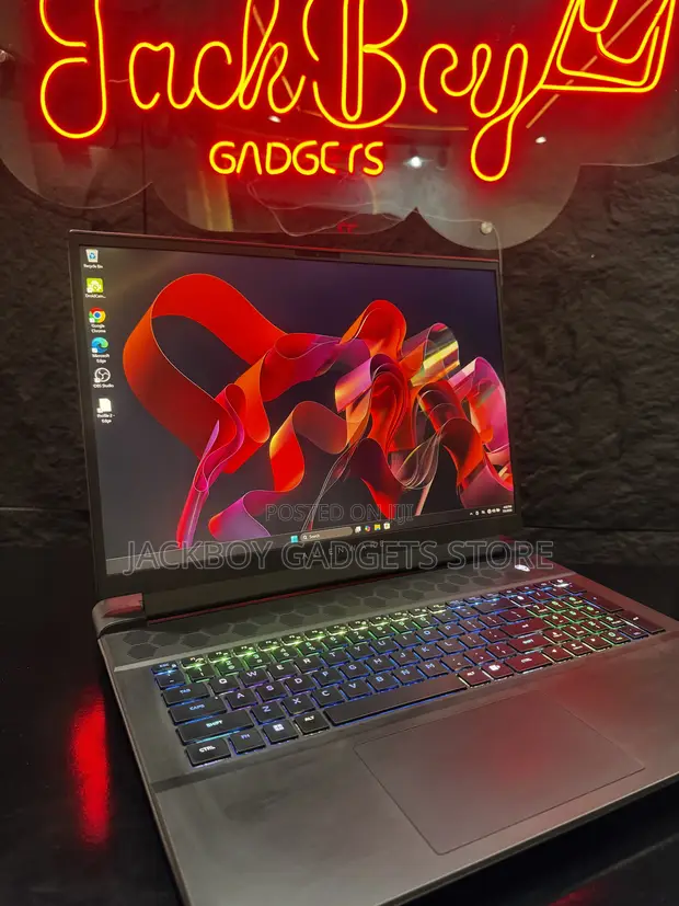 Alienware Laptop - 32GB RAM, Intel Core i7, 2TB SSD - 1