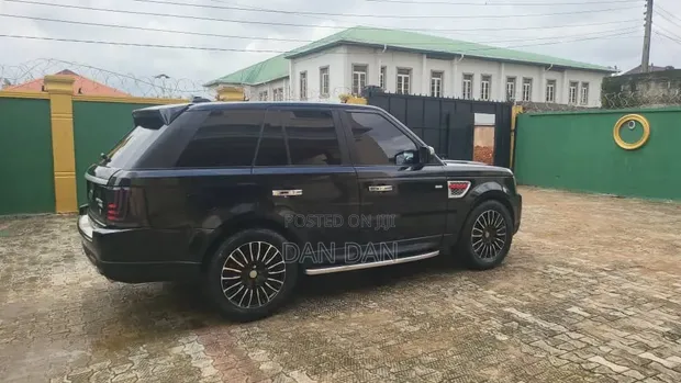 Range Rover Sport Airport Transfers & Chauffeur Service - 1