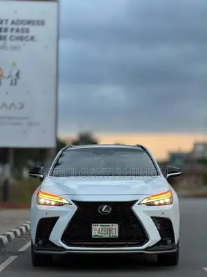 Lexus NX 350 AWD 2024 Fari