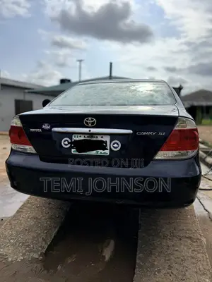 2005 Toyota Camry XLE Sedan