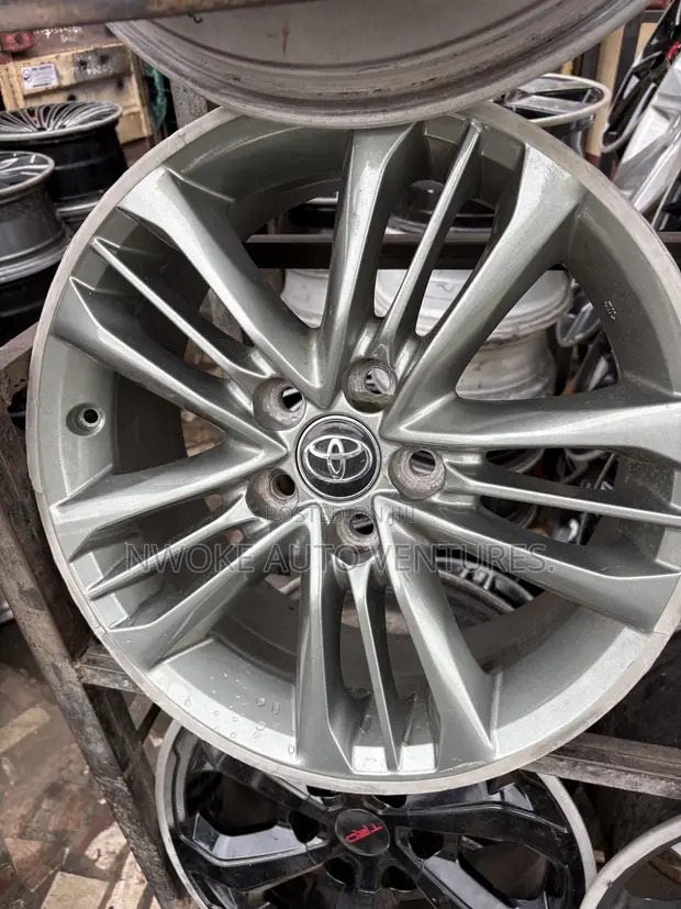 17-Inch Wheels for Toyota Camry 2020 - 1