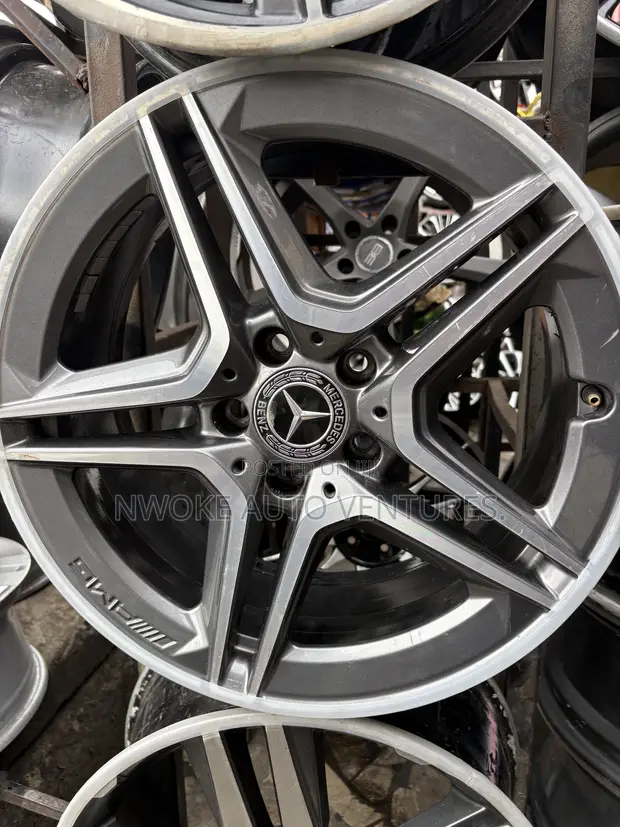18-Inch Wheels for Mercedes-Benz AMG C300 2025 - 1