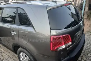 2011 Kia Sorento Gray
