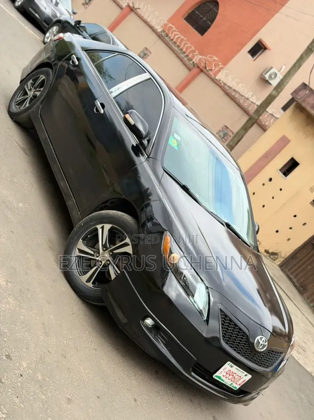 2009 Toyota Camry SE Sedan - 1