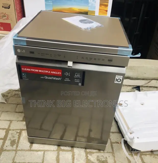 LG QuadWash Free-Standing Dishwasher - Platinum Silver - 1