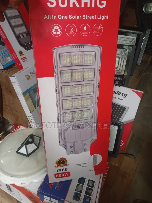 600W Lithium Battery Solar Street Light - 1
