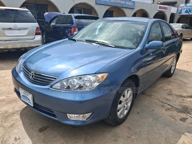 Toyota Camry XLE V6 Sedan 2003 - 1