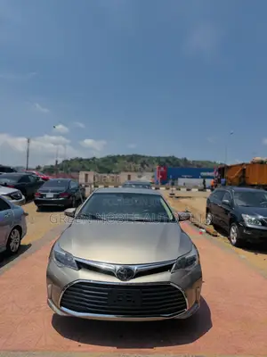 Toyota Avalon XLE Plus Sedan FWD (3.5L 6cyl) 2017 - Zinari