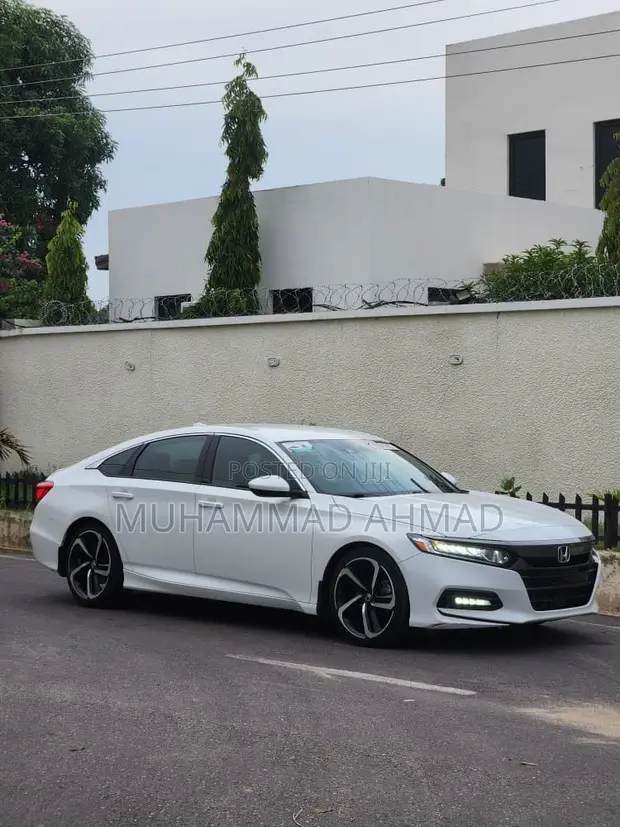 Honda Accord 2018 White - 1