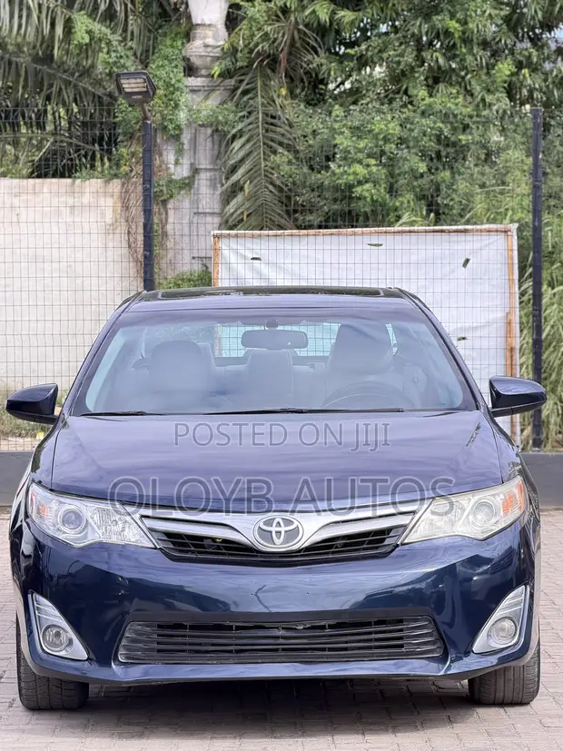Toyota Camry XLE Sedan 2013 - 1