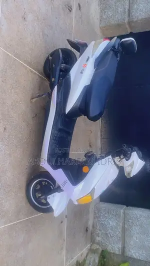 Kymco Agility 2023 White Scooter