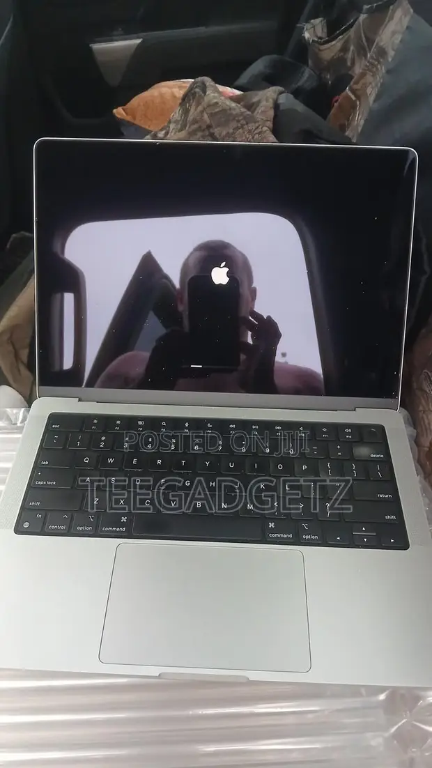 Apple MacBook Pro 2024 M4 16GB RAM 512GB SSD - 1