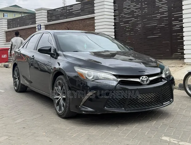 Toyota Camry 2015 XSE Black - 1