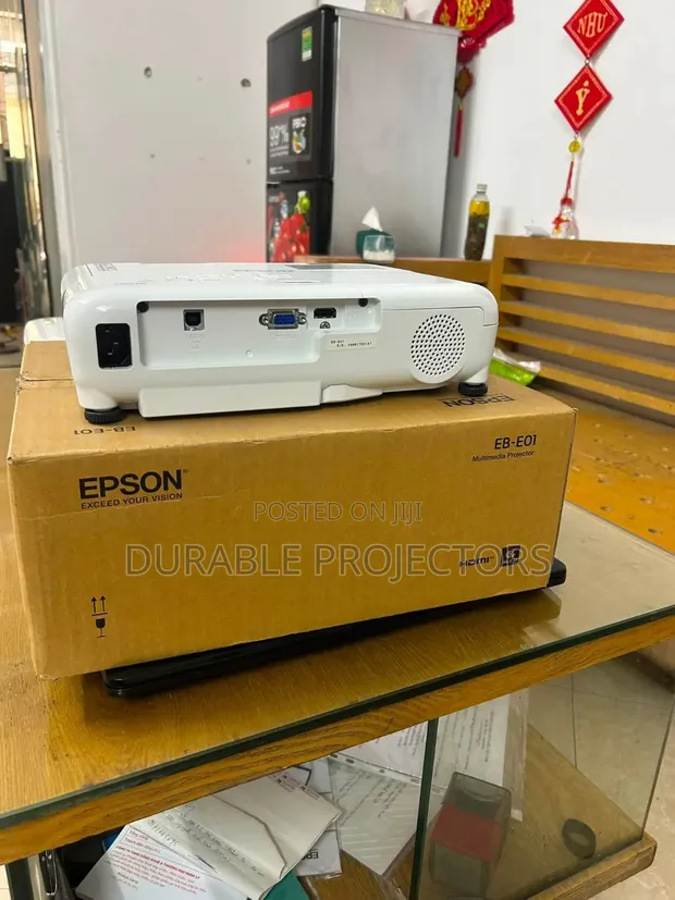 Epson EB-E01 Projector - 3300 Lumens, XGA - 1