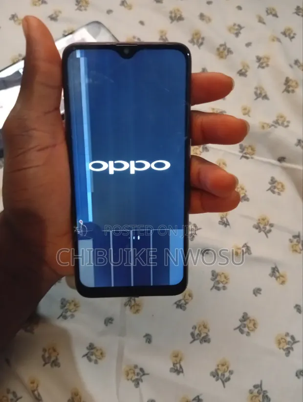 Oppo F9 64GB Purple (Used, Cracked Screen) - 1