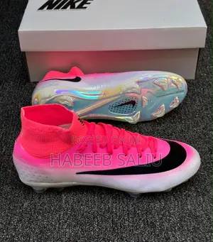Takalman Kwallon Kafa na Nike Vapor 17