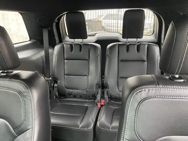 2017 Ford Explorer Platinum 4x4 SUV - 1