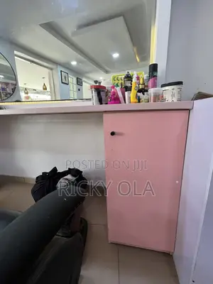 Salon Hair Dresser Table