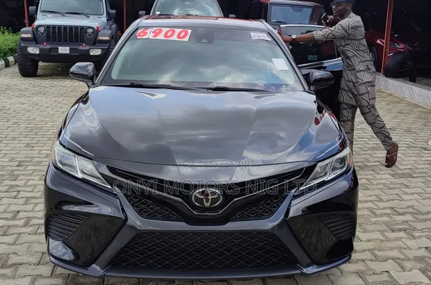 Toyota Camry SE 2019 - 1