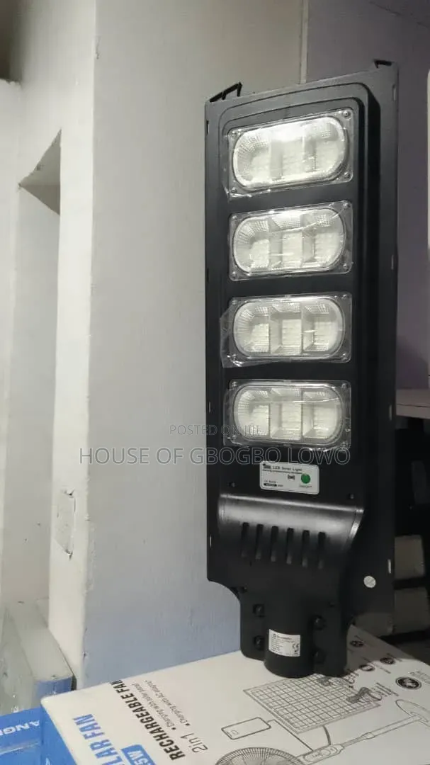 High Quality 400W Solar Street Light with Pole - 1
