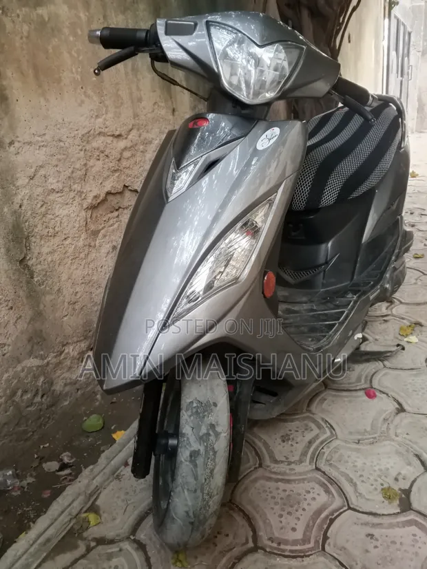 Kymco Agility 150cc Scooter 2010 Grey - 1