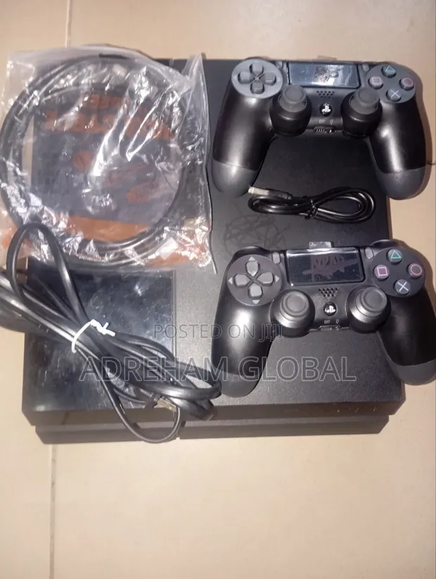 Sony PS4 Na Bature Da Aka Yi Amfani Da Shi, Tare Da Wasanni & 2 Controllers - 1