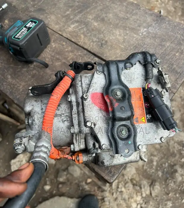 Chevrolet Volt Hybrid A/C Compressor 2015 - 1