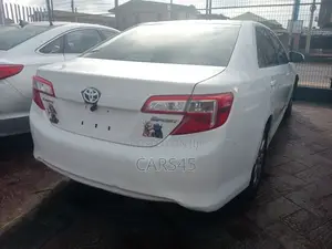 Toyota Camry 2012 Fari