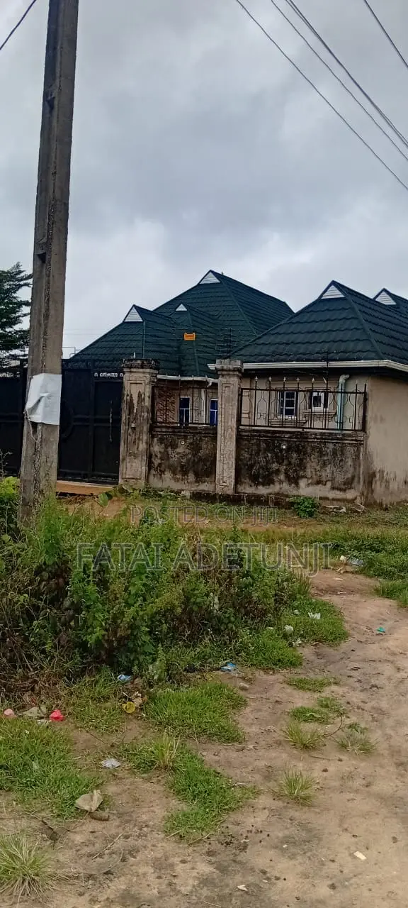 Gidan Bedroom 6 Don Siyarwa A Gberigbe - 1
