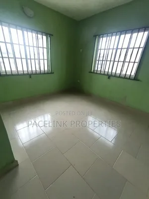 3 Bedroom Apartment don haya a Ayobo, Legas