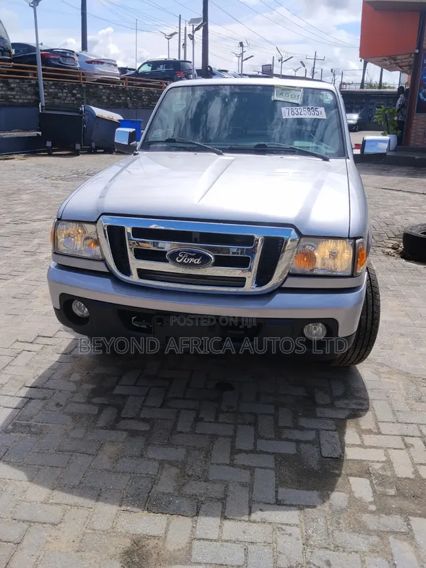 Ford Ranger 2011 Silver - 1