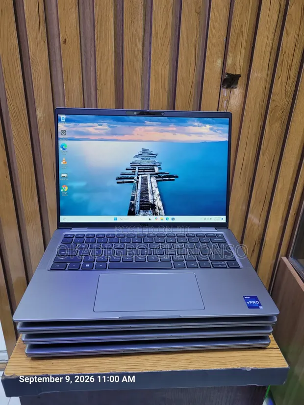 Dell Latitude 7440 Laptop - 13th Gen i7, 32GB RAM, 512GB SSD, Touchscreen - 1