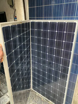 300W High-Efficiency Solar Panel