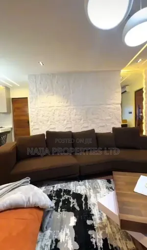 Gidan haya mai dakuna 2 da kayan daki a Ikate-Elegushi