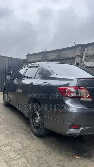 Toyota Corolla 2012 Gray