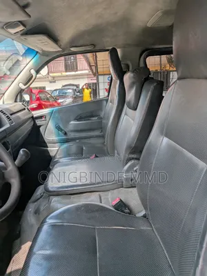 Toyota HiAce 2011 White