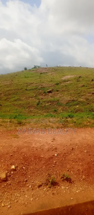Filin Zama 250sqm Don Sawa a Apo Wasa da C of O