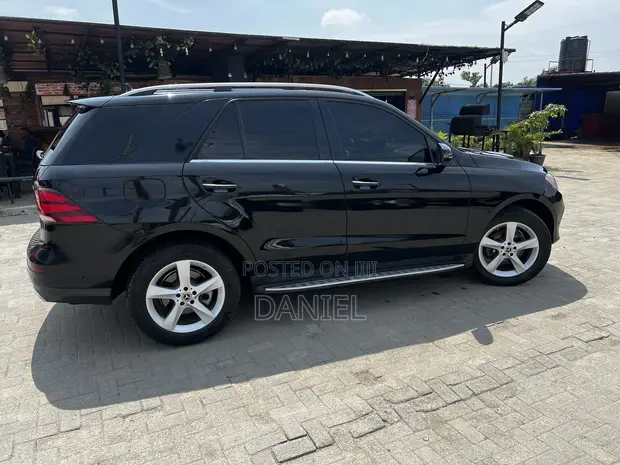 Mercedes-Benz GLE 350 2018 Black - 1