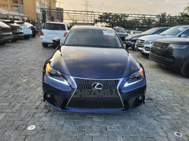 Lexus IS 2015 Shuɗi - 1