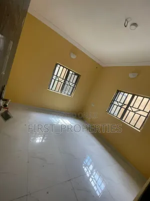 Gidan Kwalata 3 Bedroom da Aka Shirya don Hayarwa a Oluyole Estate